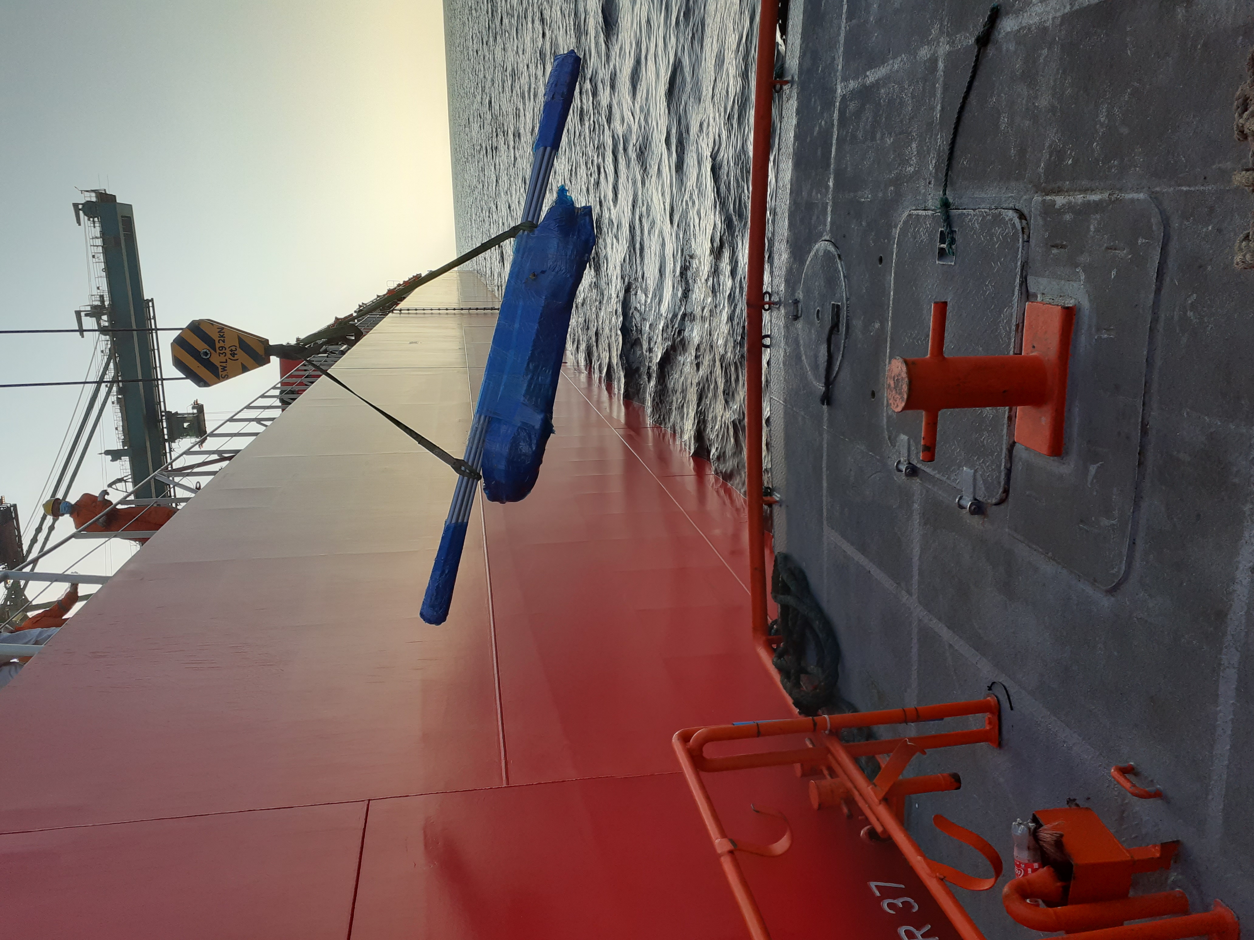 Pipe delivery via crane to vessel